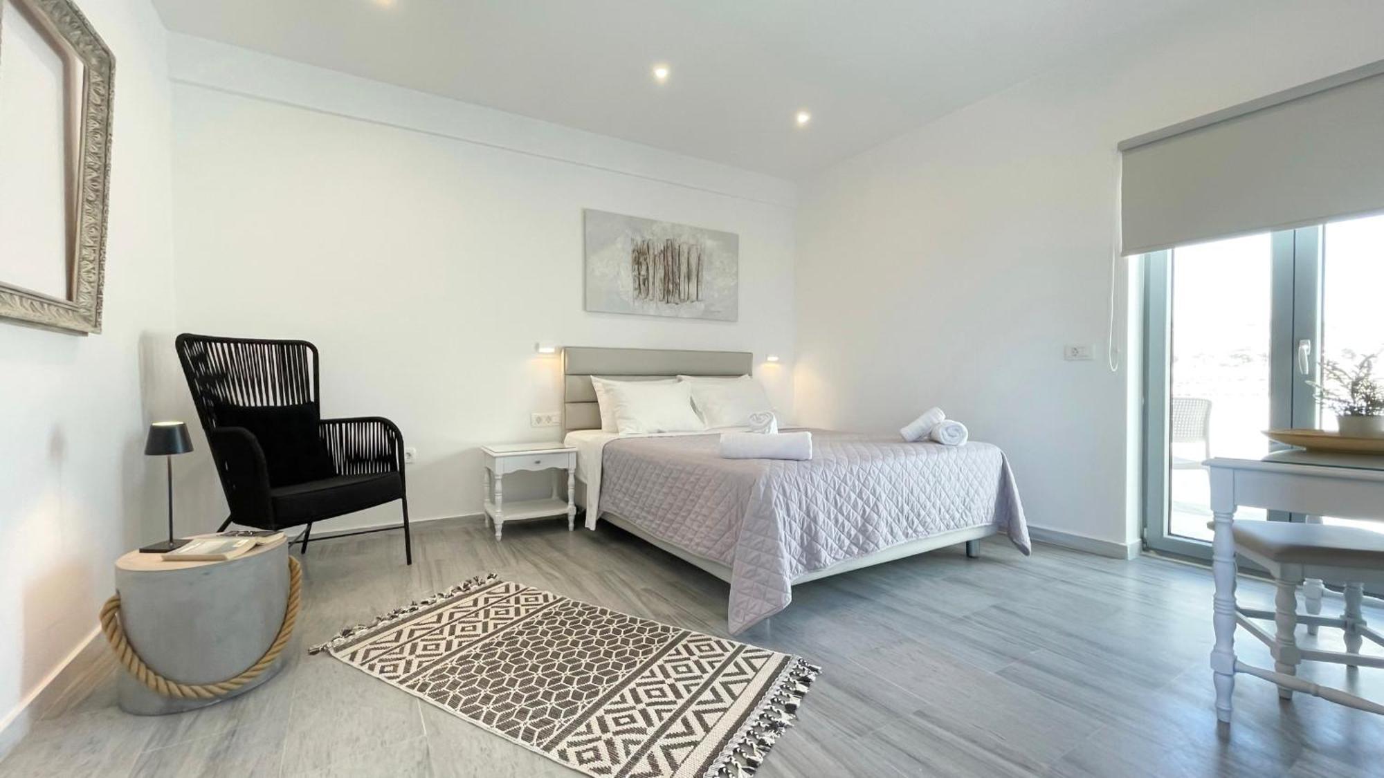 Hermoso Luxury Suites مونوليثوس الغرفة الصورة