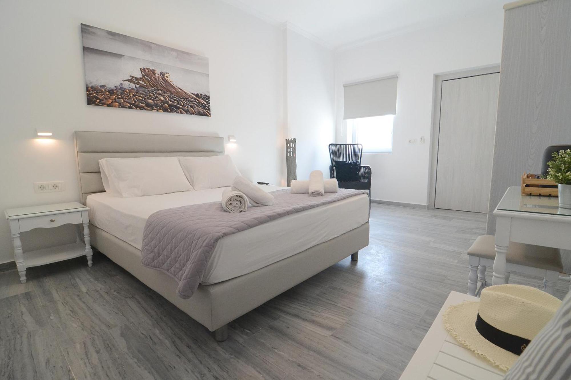 Hermoso Luxury Suites مونوليثوس الغرفة الصورة